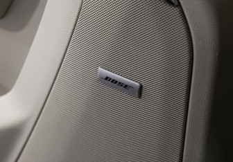 Подержанный автомобиль GMC Yukon 2022 года (32 фото)