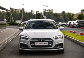 Подержанный автомобиль Audi A5 Liftback 2019 года (4 фото)