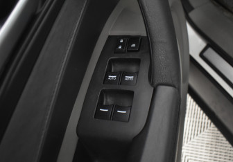 Подержанный автомобиль Acura ZDX 2012 года (21 фото)