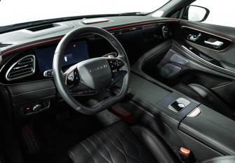 Подержанный автомобиль Exeed VX 2024 года (11 фото)