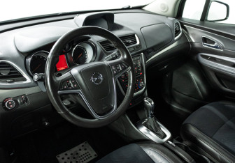 Подержанный автомобиль Opel Mokka 2014 года (11 фото)