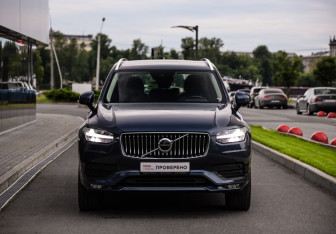 Подержанный автомобиль Volvo XC90 2020 года (4 фото)
