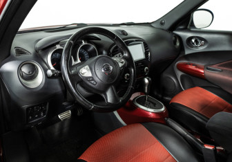 Подержанный автомобиль Nissan Juke 2012 года (11 фото)
