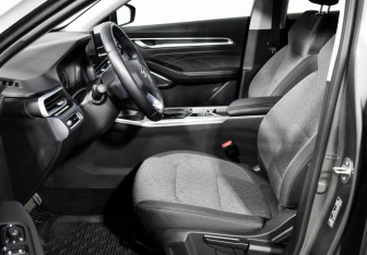 Подержанный автомобиль Geely Emgrand 2024 года (10 фото)