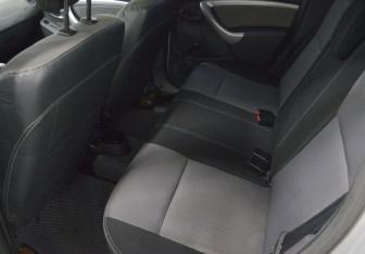 Подержанный автомобиль Renault Duster 2012 года (11 фото)