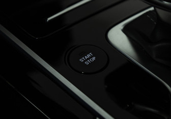 Подержанный автомобиль Hongqi HS5 2021 года (21 фото)