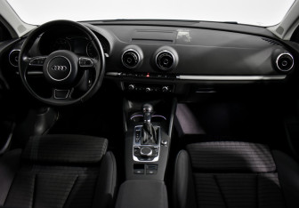 Подержанный автомобиль Audi A3 Sedan 2016 года (13 фото)