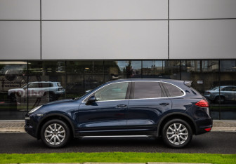 Подержанный автомобиль Porsche Cayenne 2013 года (9 фото)