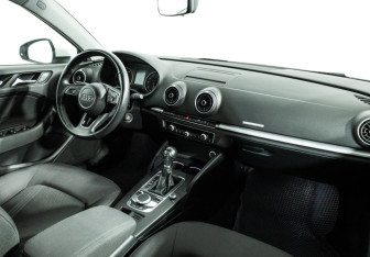 Подержанный автомобиль Audi A3 Sedan 2018 года (9 фото)