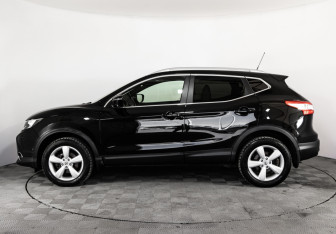 Подержанный автомобиль Nissan Qashqai 2016 года (8 фото)