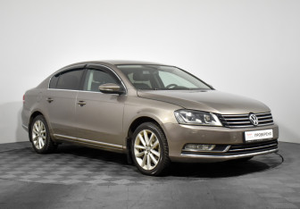 Подержанный автомобиль Volkswagen Passat Sedan 2011 года (3 фото)