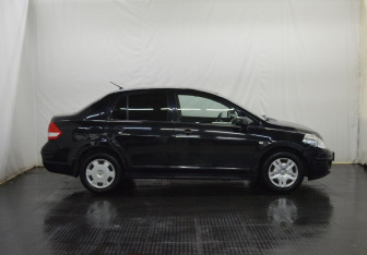 Подержанный автомобиль Nissan Tiida Sedan 2010 года (4 фото)