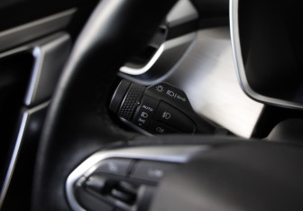 Подержанный автомобиль Geely Coolray 2022 года (17 фото)