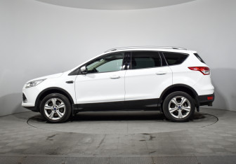Подержанный автомобиль Ford Kuga 2015 года (8 фото)