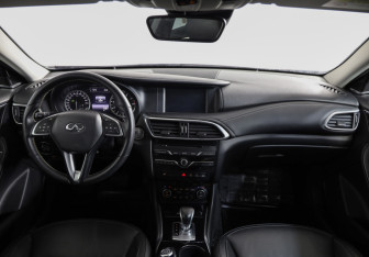 Подержанный автомобиль Infiniti QX30 2017 года (9 фото)