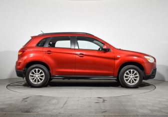 Подержанный автомобиль Mitsubishi ASX 2012 года (4 фото)