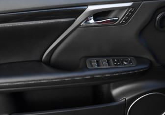 Подержанный автомобиль Lexus RX 2020 года (29 фото)