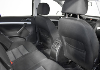 Подержанный автомобиль Skoda Octavia Liftback 2007 года (14 фото)