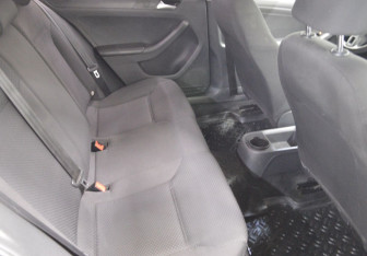 Подержанный автомобиль Volkswagen Jetta Sedan 2014 года (13 фото)