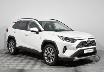 Подержанный автомобиль Toyota RAV4 2019 года (3 фото)