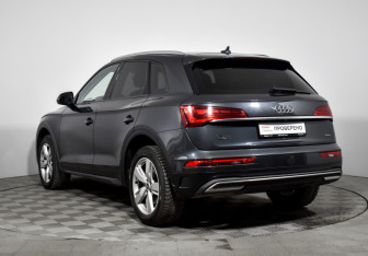 Подержанный автомобиль Audi Q5 2021 года (7 фото)
