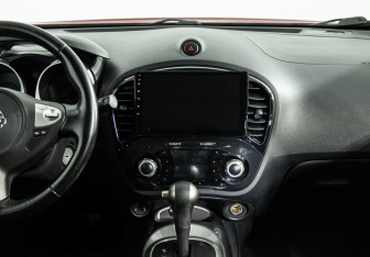 Подержанный автомобиль Nissan Juke 2011 года (14 фото)