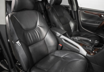 Подержанный автомобиль Volvo XC70 2006 года (19 фото)