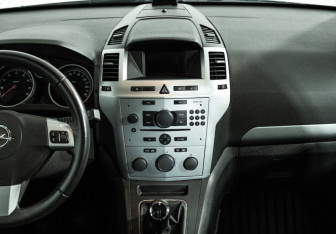 Подержанный автомобиль Opel Zafira Compactvan 2013 года (14 фото)