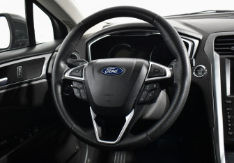 Подержанный автомобиль Ford Mondeo Sedan 2017 года (14 фото)