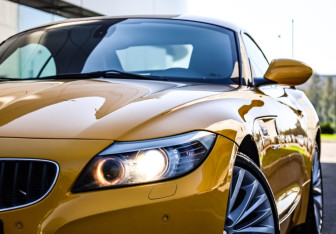 Подержанный автомобиль BMW Z4 Roadster 2011 года (2 фото)