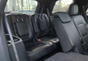 Подержанный автомобиль Ford Explorer 2018 года (10 фото)