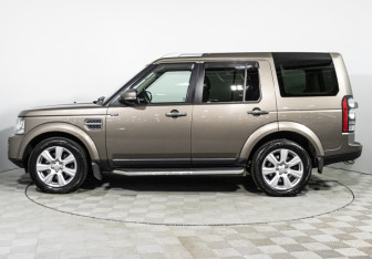 Подержанный автомобиль Land Rover Discovery 2015 года (8 фото)