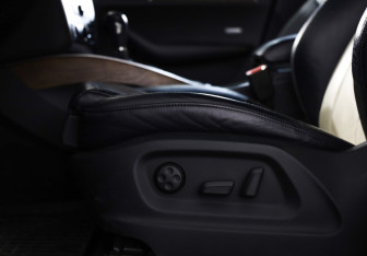 Подержанный автомобиль Audi Q5 2012 года (20 фото)