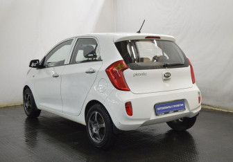 Подержанный автомобиль Kia Picanto 2014 года (7 фото)