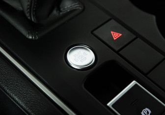 Подержанный автомобиль Volkswagen Touareg 2018 года (20 фото)