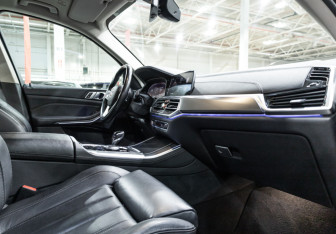Подержанный автомобиль BMW X5 2019 года (19 фото)