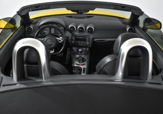Подержанный автомобиль Audi TTS Roadster 2008 года (14 фото)