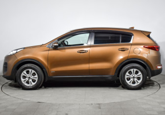 Подержанный автомобиль Kia Sportage 2017 года (8 фото)