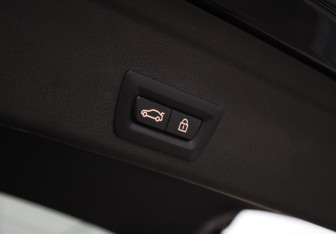 Подержанный автомобиль BMW X6 2019 года (37 фото)