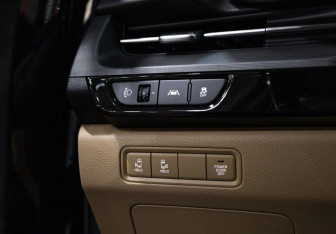 Подержанный автомобиль Kia Carnival 2021 года (24 фото)