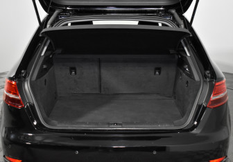 Подержанный автомобиль Audi A3 Hatchback 2016 года (20 фото)