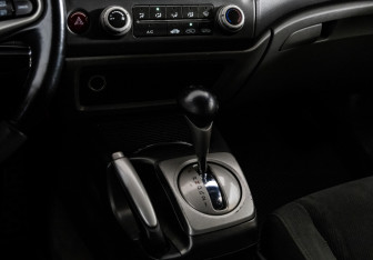 Подержанный автомобиль Honda Civic Sedan 2006 года (11 фото)