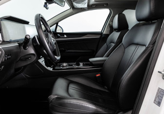 Подержанный автомобиль Kia K5 2022 года (21 фото)