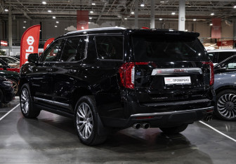 Подержанный автомобиль GMC Yukon 2022 года (10 фото)