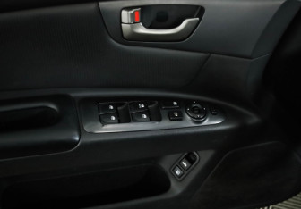 Подержанный автомобиль Kia Magentis 2009 года (21 фото)