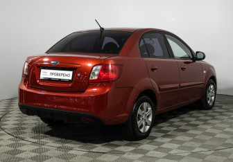 Подержанный автомобиль Kia Rio Sedan 2010 года (5 фото)