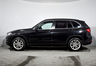 Подержанный автомобиль BMW X5 2015 года (8 фото)