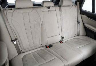 Подержанный автомобиль BMW X5 2016 года (33 фото)