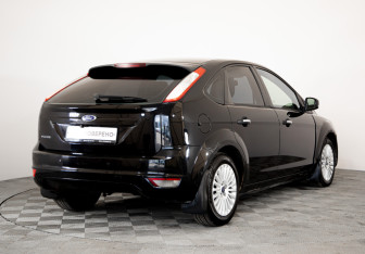 Подержанный автомобиль Ford Focus Hatchback 2010 года (5 фото)