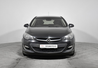 Подержанный автомобиль Opel Astra Hatchback 2013 года (2 фото)